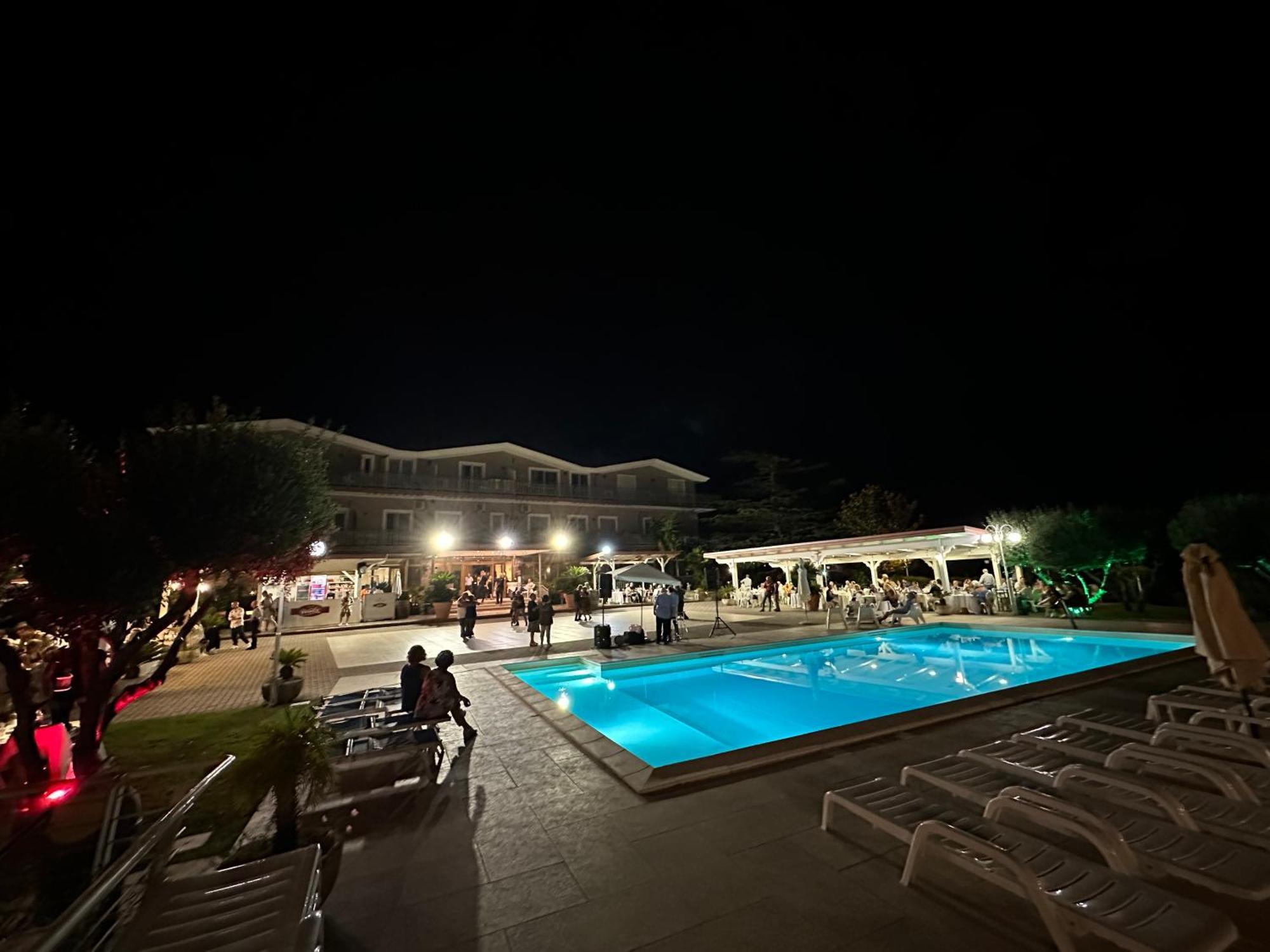 Hotel Ristorante Paradiso Albanella Eksteriør billede