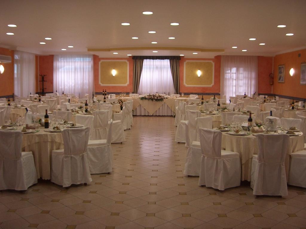 Hotel Ristorante Paradiso Albanella Eksteriør billede