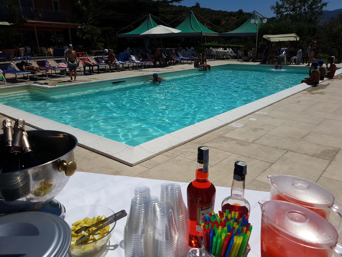 Hotel Ristorante Paradiso Albanella Eksteriør billede